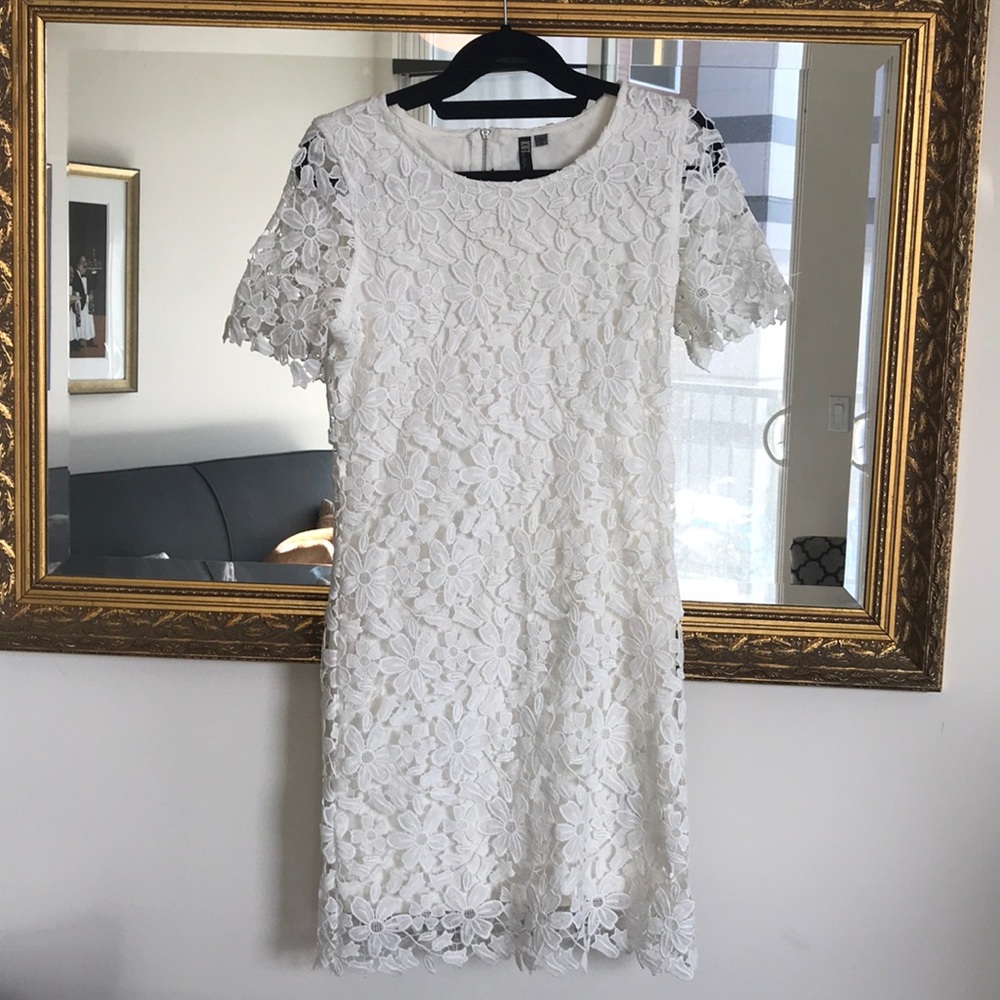 White lace Kut from the Kloth Short sleeve dress